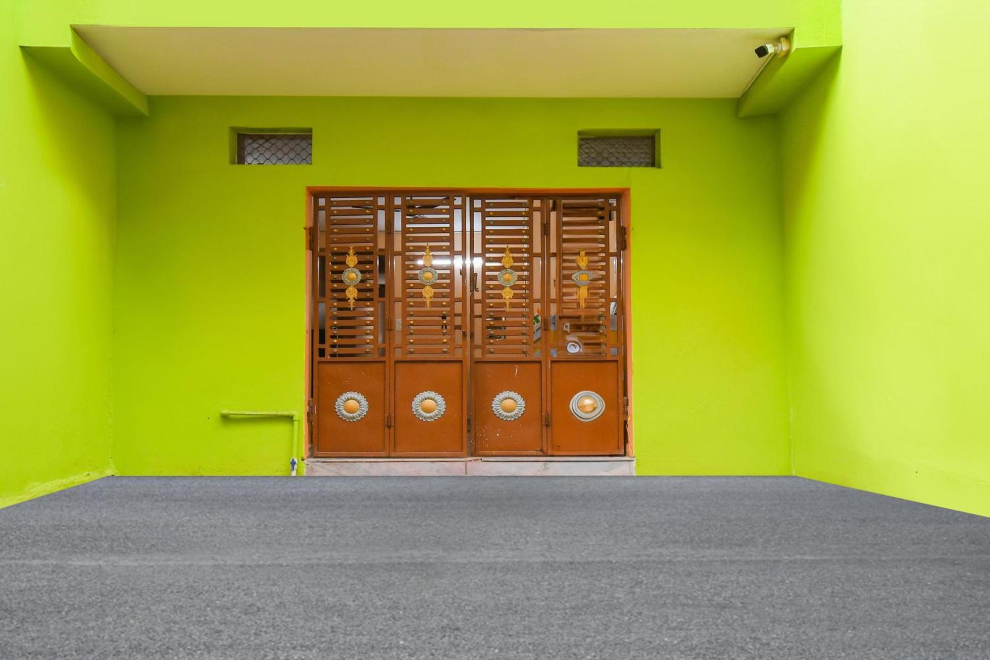 Super Hotel O Dakshin Dwar Formerly Radha Krishna Niwas Puri Exterior photo